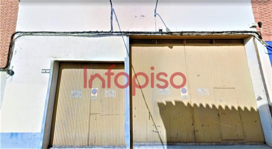 Nave industrial en alquiler en Valdepeñas, Seis de Junio photo 0