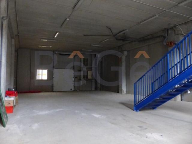 Nave industrial en alquiler en Bellver de Cerdanya photo 0