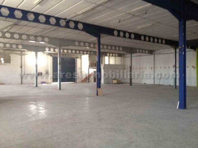 Nave industrial en alquiler en Écija, Poligonos Ind. - La Fuensanta photo 0