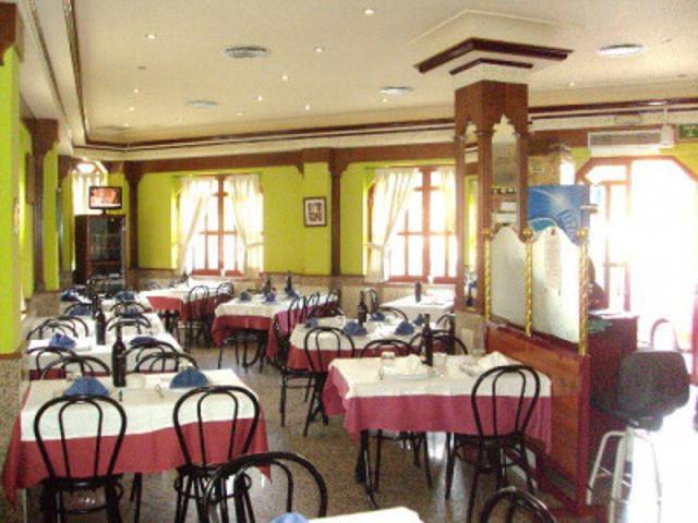 Local comercial en alquiler en Madrid, Puente De Vallecas photo 0