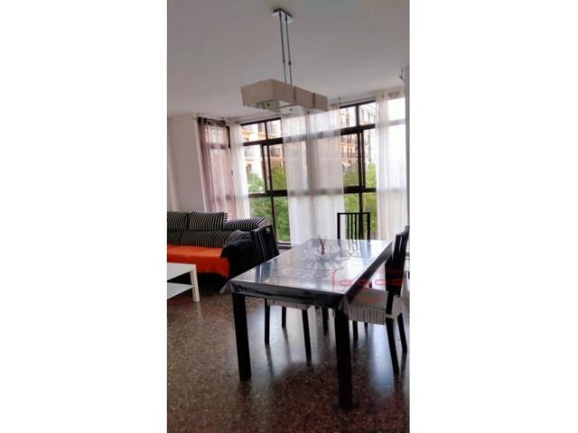 Piso en alquiler en Valencia photo 0