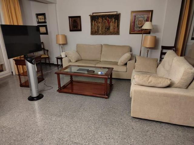 Piso en alquiler en Cádiz photo 0