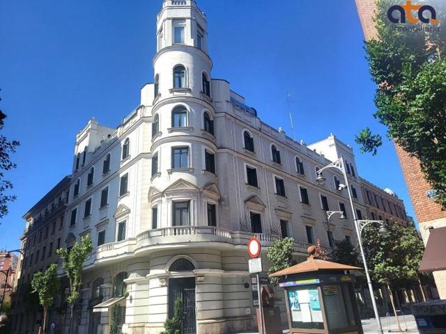 Local comercial en alquiler en Valladolid, Centro photo 0