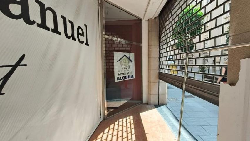 Local comercial en alquiler en Linares, Linares photo 0