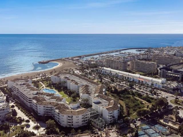 Apartamento en alquiler en Marbella, Puerto Banus photo 0