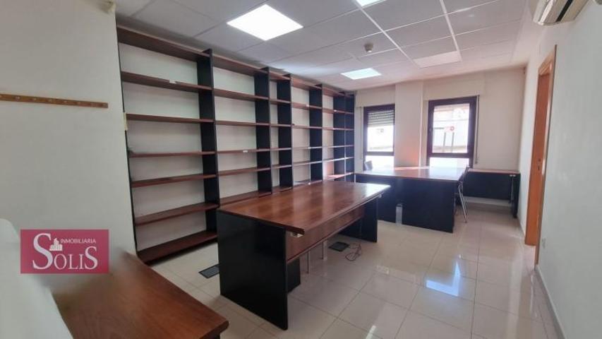 Oficina en alquiler en Oviedo, El Fontan photo 0