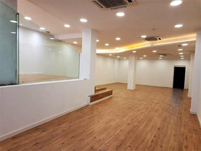 Local comercial en alquiler en Sant Boi de Llobregat, Vinyets - Moli Vell photo 0