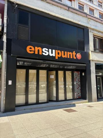 Local comercial en alquiler en Oviedo, Centro photo 0