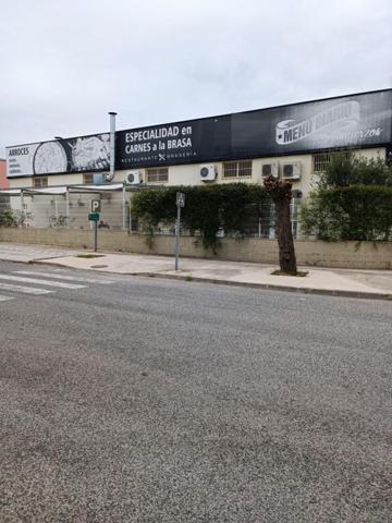 Local comercial en alquiler en Chiva, Chiva photo 0