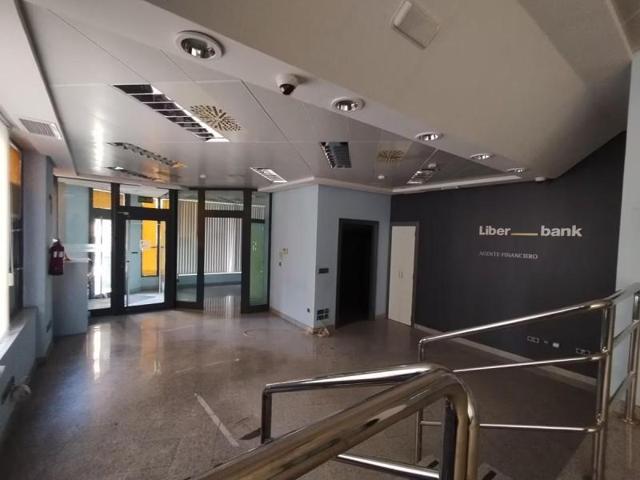 Local comercial en alquiler en Valladolid, Centro photo 0