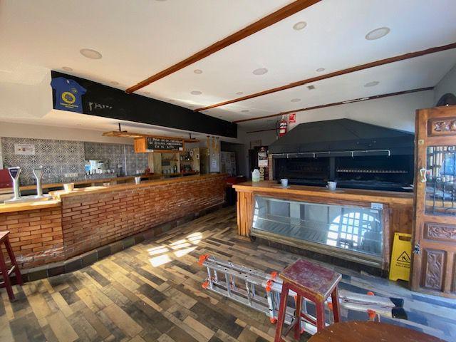 Local comercial en alquiler en Oviedo, La Manjoya photo 0