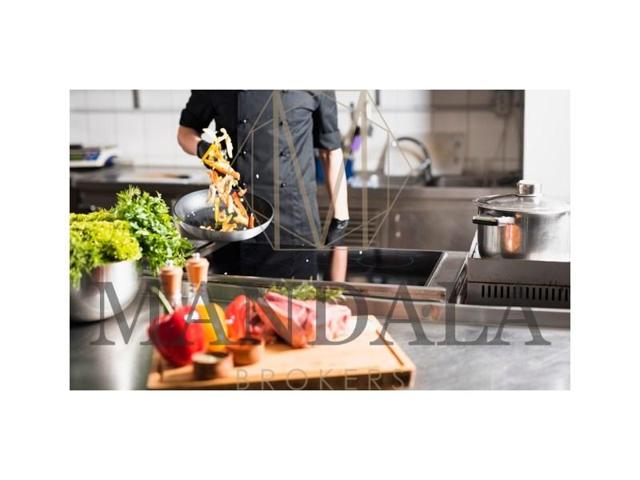 Local comercial en alquiler en Marbella photo 0