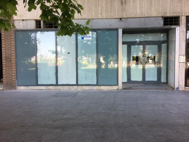 Local comercial en alquiler en Jaén, Boulevard photo 0