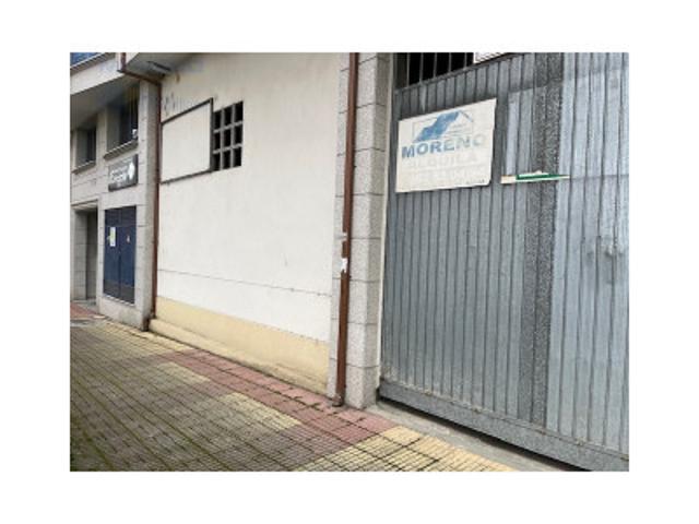 Local comercial en alquiler en Sarria photo 0