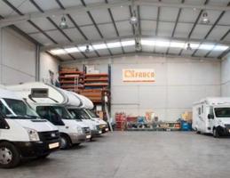 Nave industrial en alquiler en Palomares del Río, Palomares Del Rio photo 0