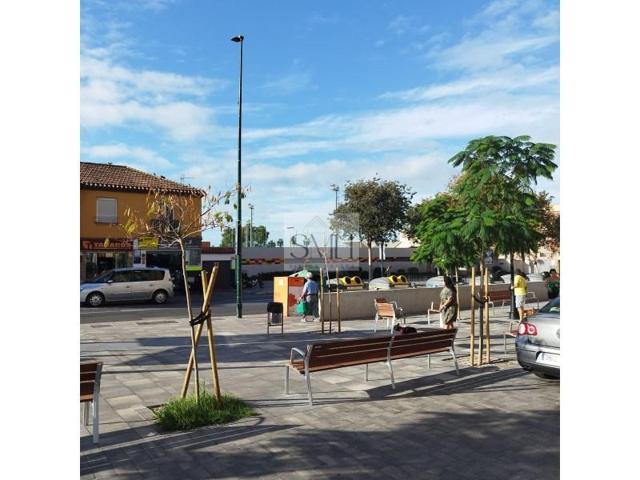 Local comercial en alquiler en Málaga, El Palo photo 0