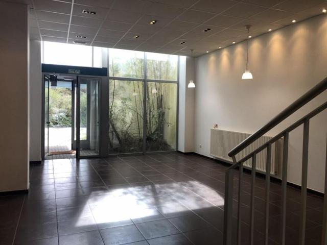 Edificio en alquiler en Culleredo, Ledono photo 0