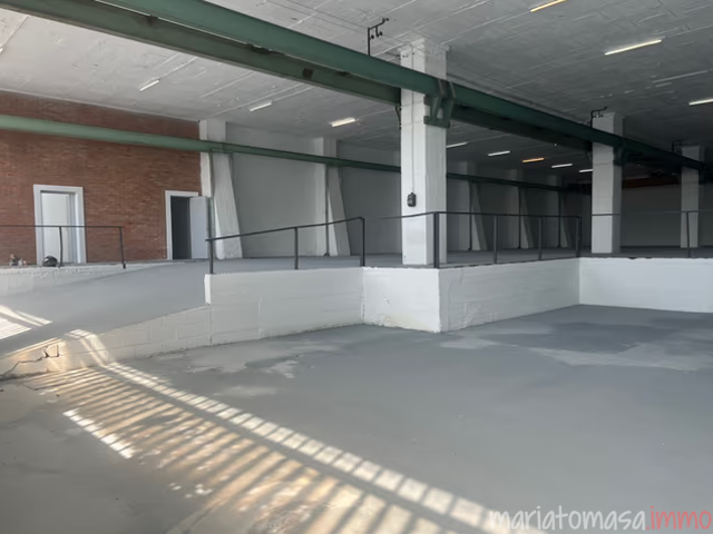 Nave industrial en alquiler en Etxebarri, Etxebarri photo 0