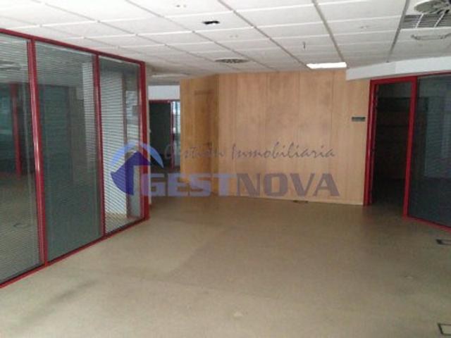 Local comercial en alquiler en Santiago de Compostela, Pontepedrina photo 0