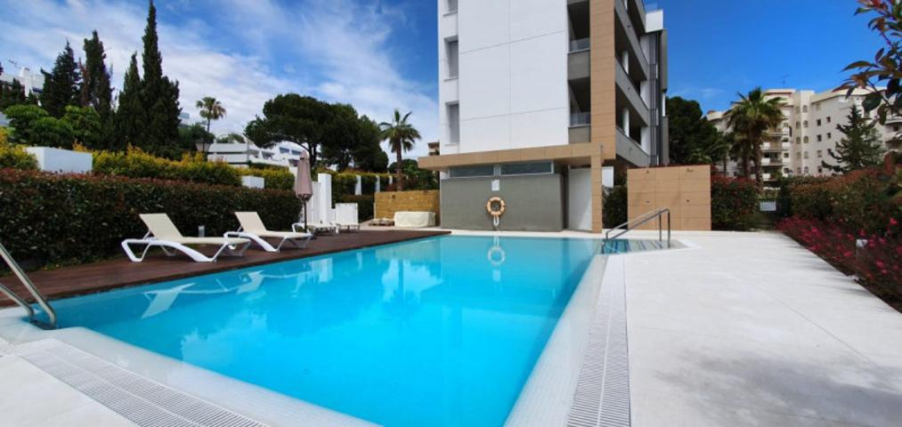 Apartamento en alquiler en Marbella, Puerto Banús photo 0