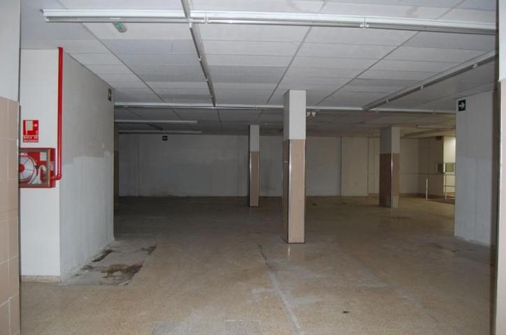 Local comercial en alquiler en Langreo, La Felguera photo 0