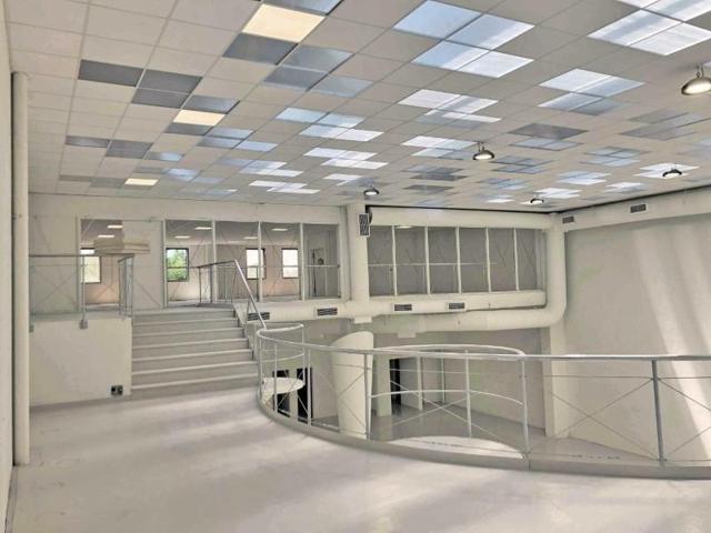 Local comercial en alquiler en Sabadell photo 0