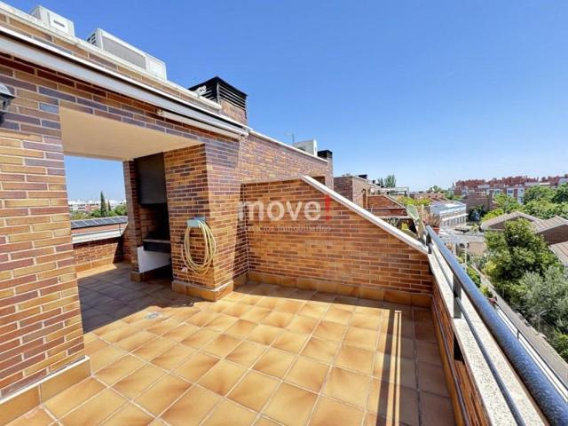 Chalet en alquiler en Madrid, San Blas - Hellin photo 0