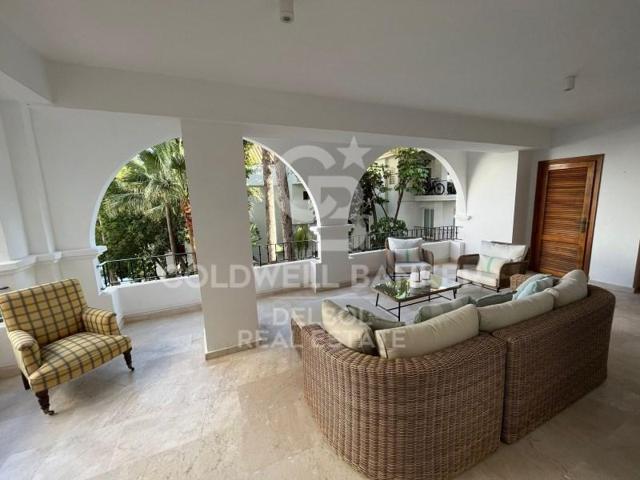 Apartamento en alquiler en Marbella photo 0