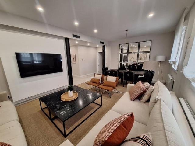 Piso en alquiler en Madrid, Chamberi - Almagro photo 0