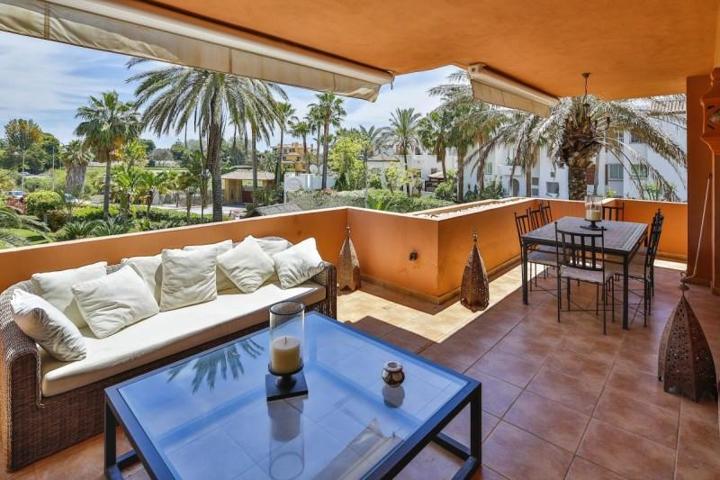 Apartamento en alquiler en Marbella, Puerto Banus photo 0