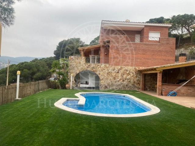 Casa en alquiler en Cabrils photo 0