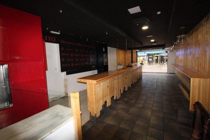 Local comercial en alquiler en Oviedo, Centro photo 0