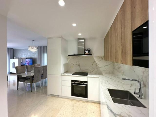 Apartamento en alquiler en Benahavís, Los Capanes del Golf photo 0