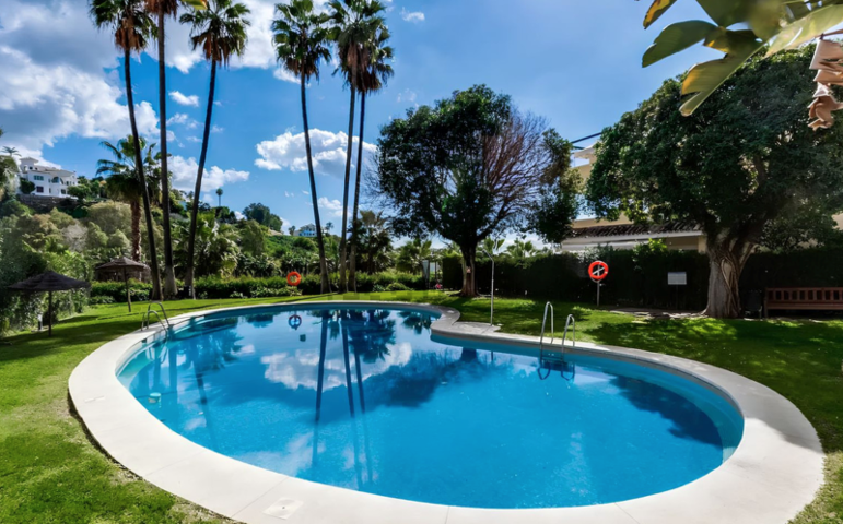 Piso en alquiler en Marbella, Marbella photo 0