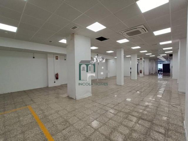 Local comercial en alquiler en Málaga, La Paz photo 0