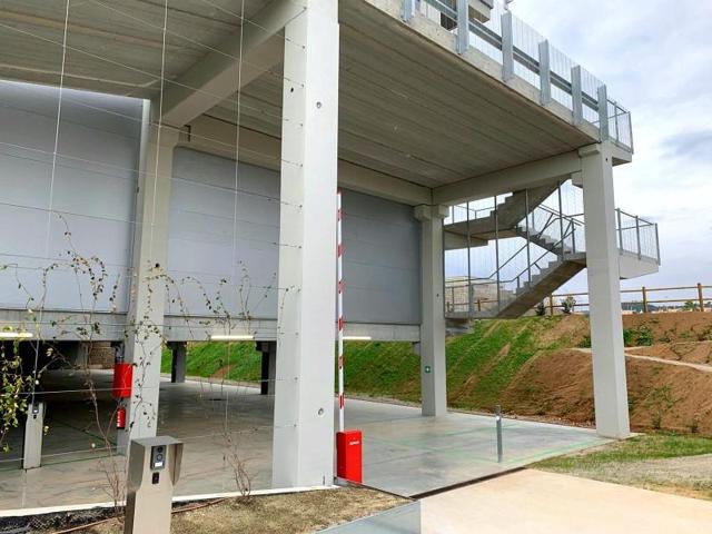 Local comercial en alquiler en Viladecans photo 0