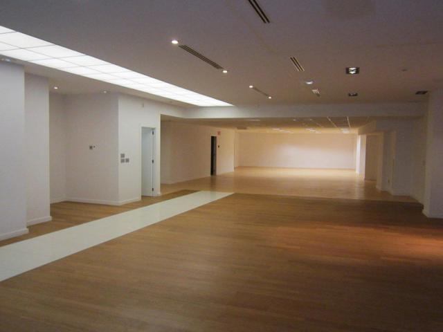 Local comercial en alquiler en Santiago de Compostela, O Ensanche photo 0