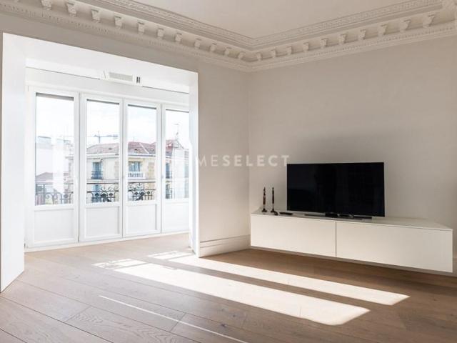 Piso en alquiler en Madrid, Almagro photo 0