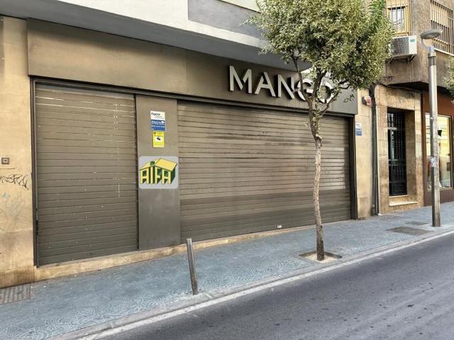 Local comercial en alquiler en Jaén photo 0