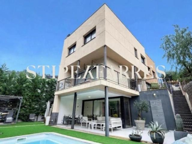 Casa en alquiler en El Papiol photo 0