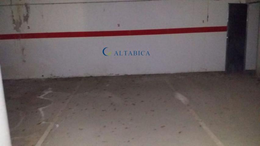 Garaje en venta en Candeleda, Candeleda photo 0