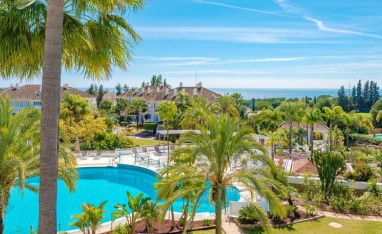 Apartamento en alquiler en Marbella, Marbella Golden Mile - Lomas del Rey photo 0
