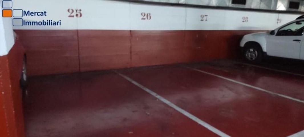 Garaje en venta en Cornellà de Llobregat, Sant Ildefonso photo 0