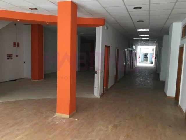 Local comercial en alquiler en Valencia photo 0
