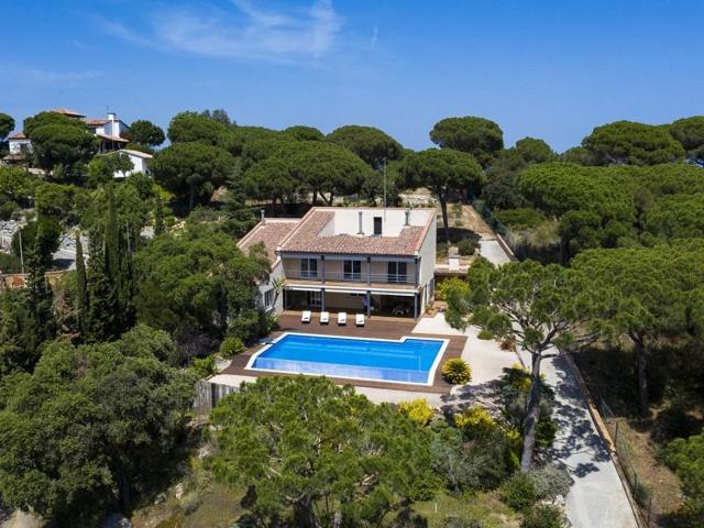 Casa con terreno en alquiler en Cabrera de Mar photo 0
