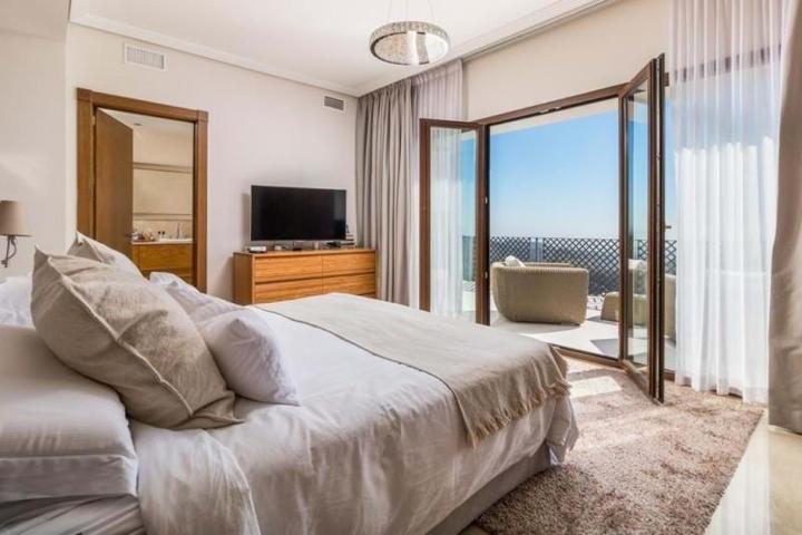 Chalet en alquiler en Benahavís, Benahavis photo 0