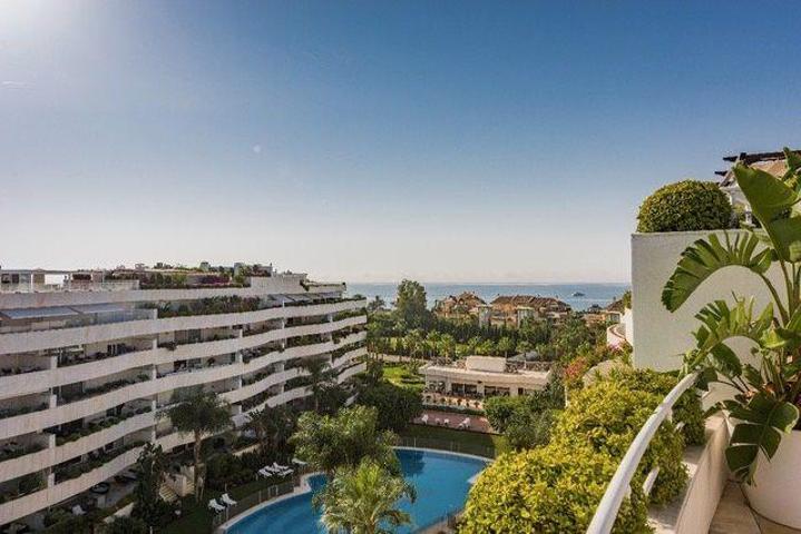 Aticos en alquiler en Marbella, Puerto Banus photo 0