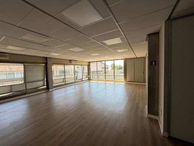 Oficina en alquiler en Sevilla, San Pablo photo 0