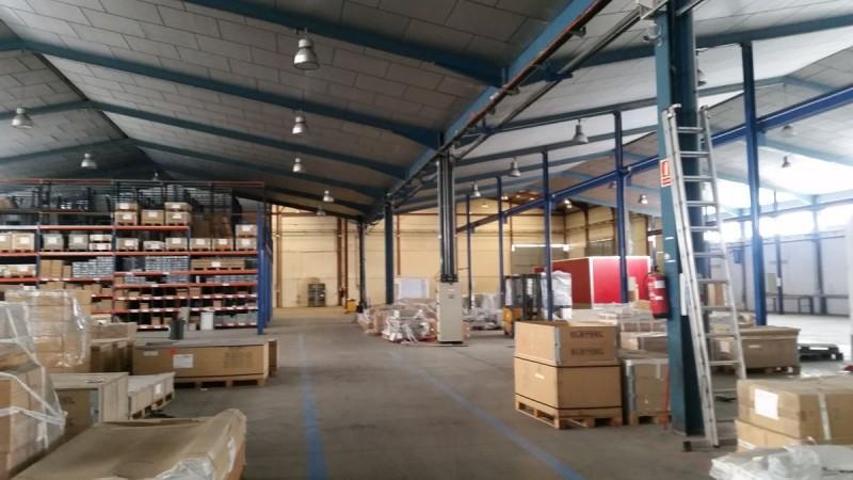 Nave industrial en alquiler en Dos Hermanas, Poligono Industrial - La Isla photo 0