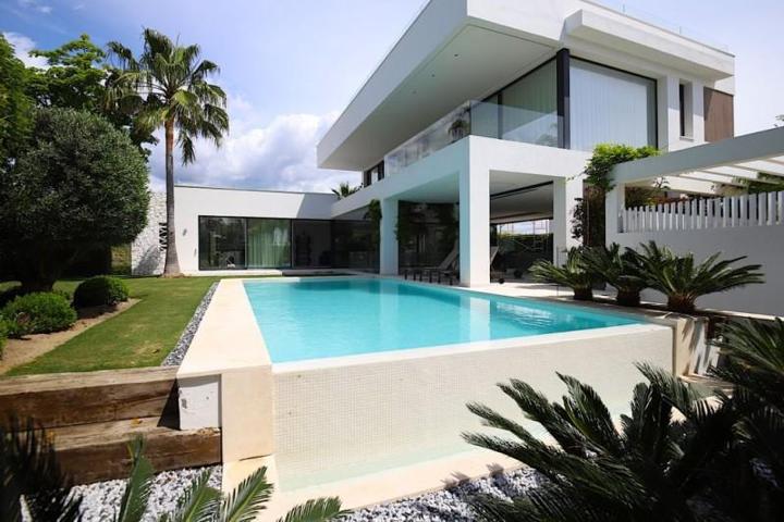 Chalet en alquiler en Marbella, Este - La Alqueria photo 0